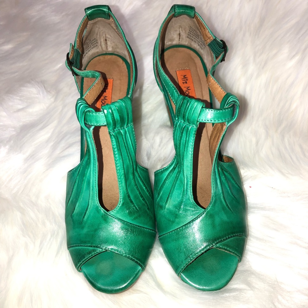 Miz Mooz Peep Toe buckle back heels NIB - Picture 2 of 6